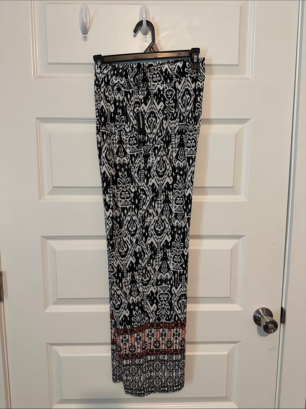 Black & White Patterned Men’s Drawstring Pants